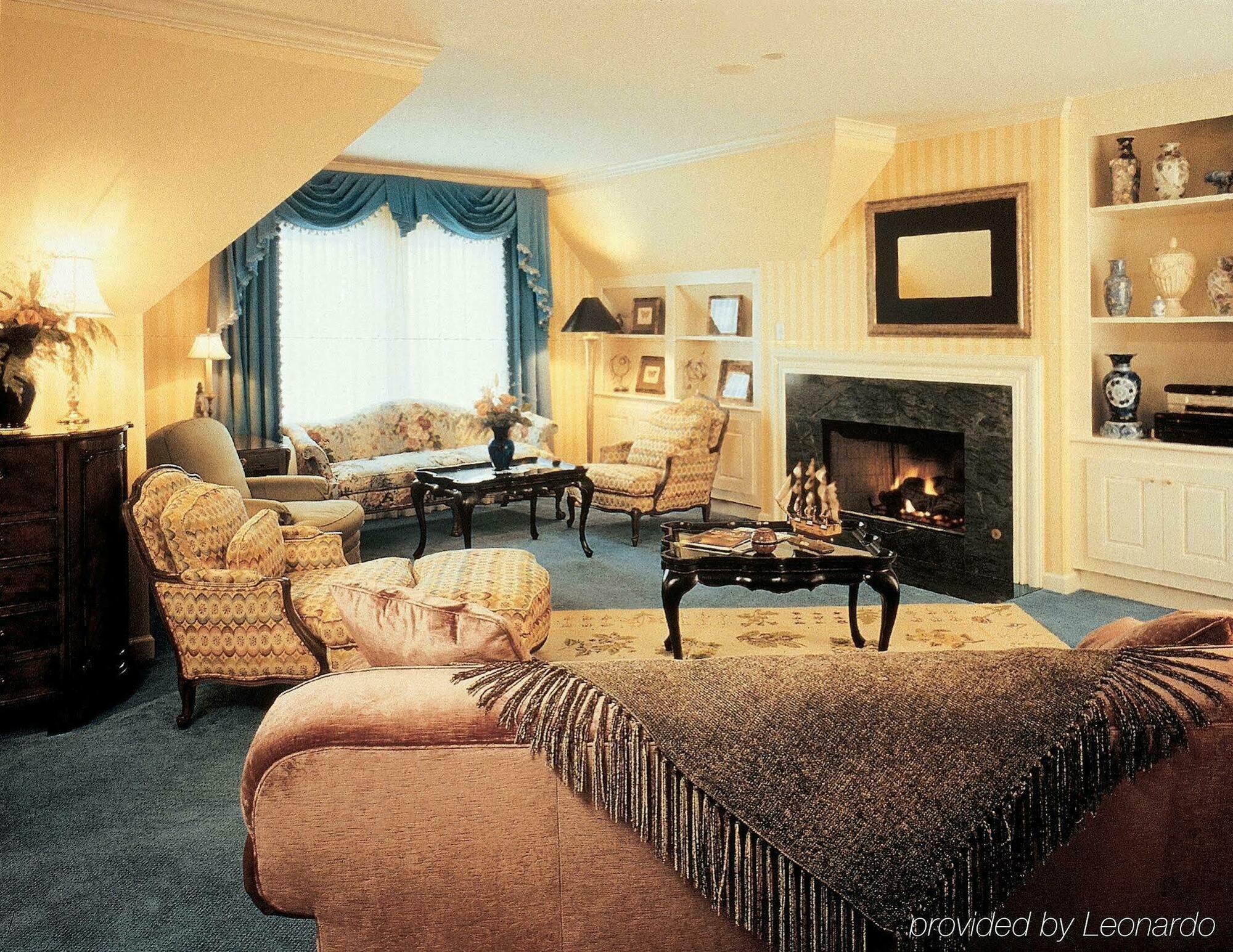 The Townsend Hotel Birmingham Room photo